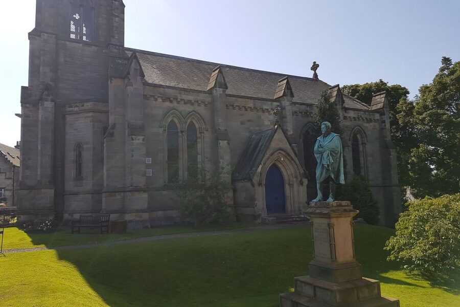 From Edinburgh: St Andrews and Fishing Villages of Fife Tour - What the guides add to the day