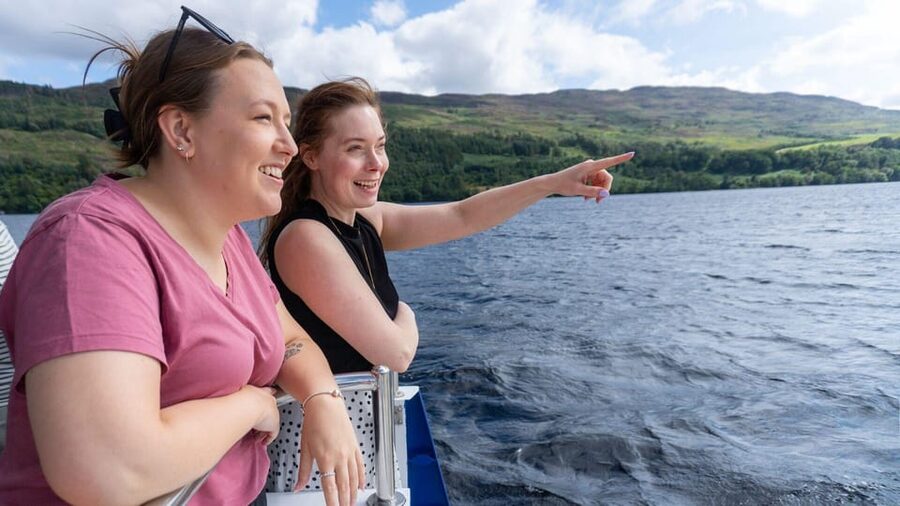 From Glasgow: Loch Ness, Glencoe and Scottish Highlands Trip - Glen Coe brings the mountains close