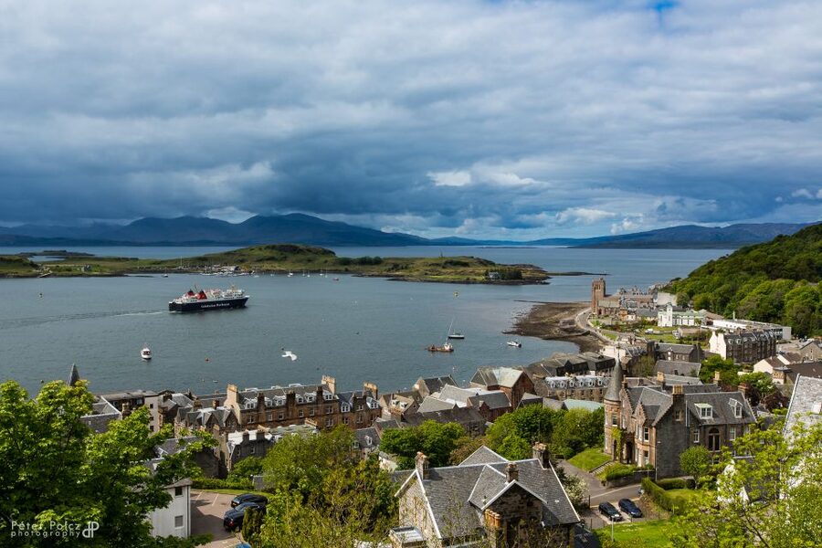 From Glasgow: Oban, Lochs & Inveraray Day Tour - Oban gives you 90 minutes by the sea