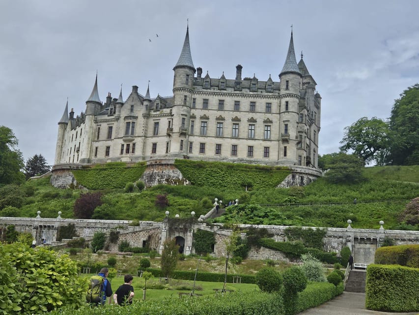 From Invergordon: Dunrobin Castle, Loch Fleet, and Dornoch … - Dunrobin Castle, Gardens, and North Sea Falconry