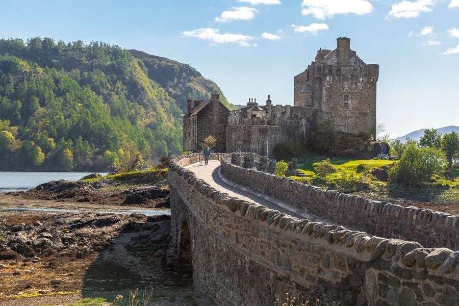 From Inverness: 3-Day Isle of Skye & Jacobite Steam Train - Day one: Loch Ness, Urquhart Castle, and Fort William