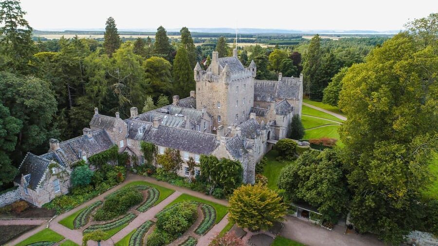 From Inverness: Cawdor Castle and Cairngorms National Park - Cawdor Castle: rooms, stories, and gardens