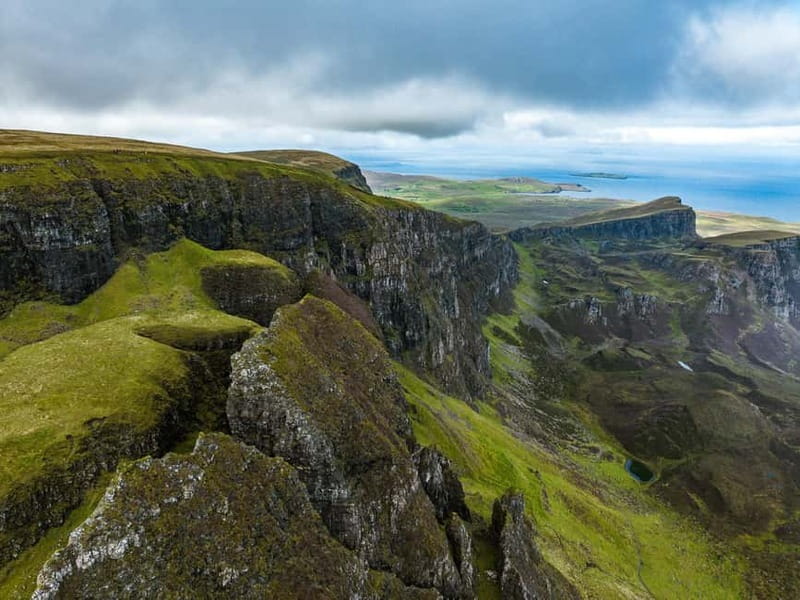 From Inverness: Skye Explorer Full-Day Tour with 3 Hikes - The Quiraing ends the sightseeing with wide open scenery