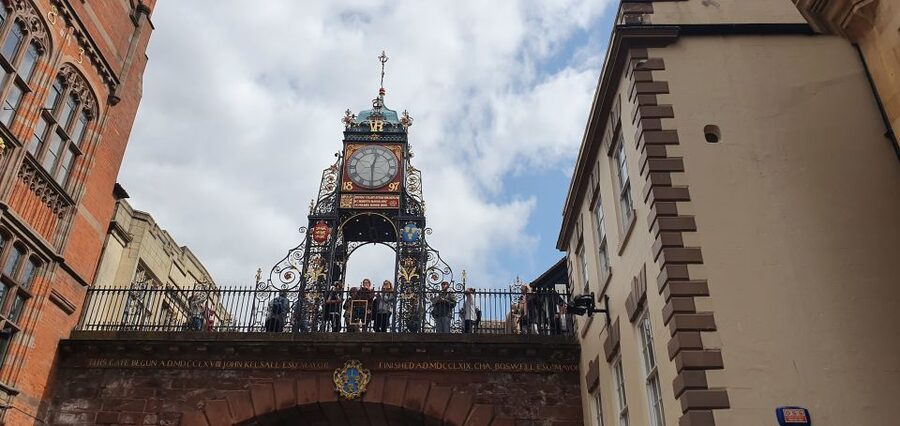 From Liverpool: Chester Sightseeing Half-Day Shore Excursion - Walking the two-mile defensive wall