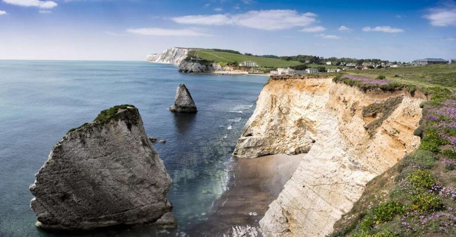 From London: 3-day Isle of Wight & the Southern Coast Tour - Yarborough Monument and the green views at Brading Downs