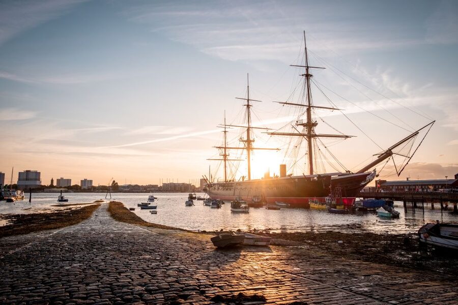 From London: 3-day Isle of Wight & the Southern Coast Tour - Osborne House, Queen Victoria’s island retreat