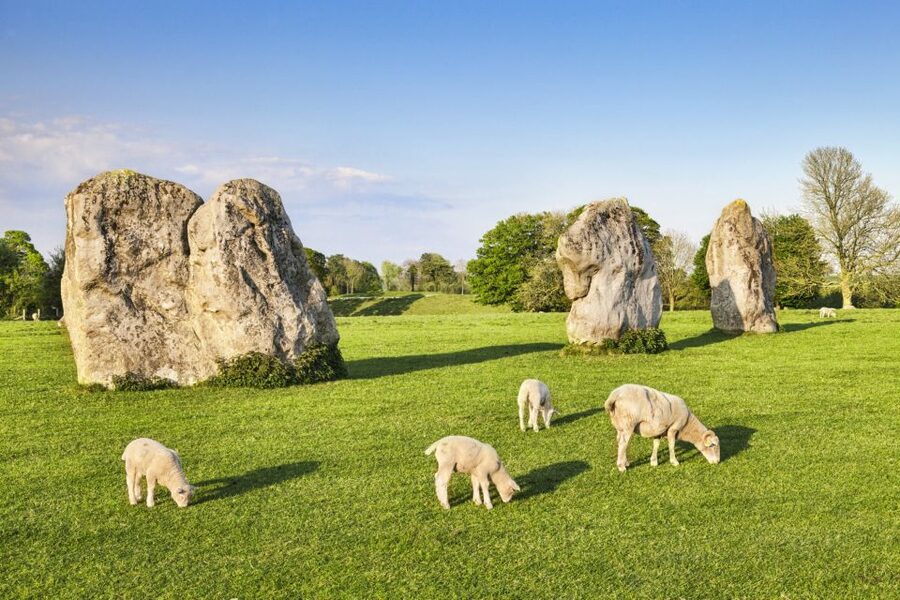 From London: Bath, Avebury and Lacock Village Day Trip - Leaving London for Avebury’s ancient stones
