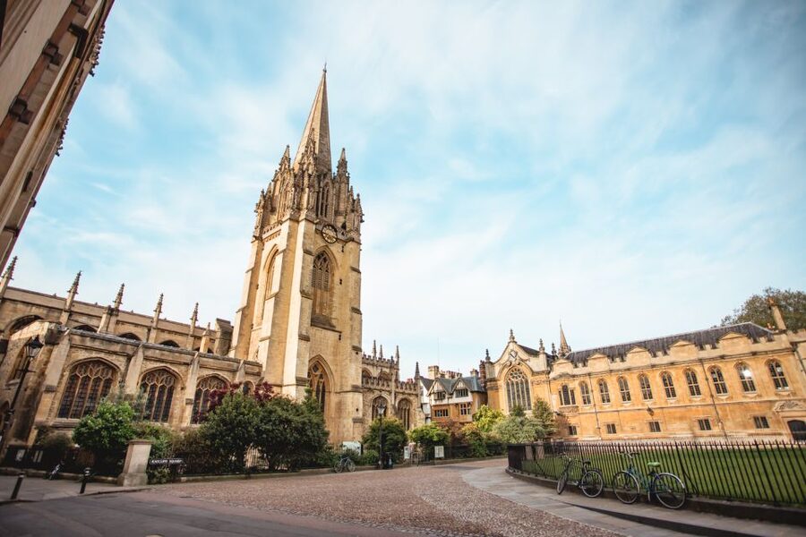 From London: Cotswolds and Oxford Guided Day-Trip - Bourton-on-the-Water and the classic village view