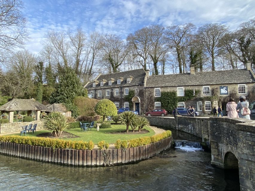 From London: Full-day Cotswolds Tour with Optional Lunch - What the guides add to the day