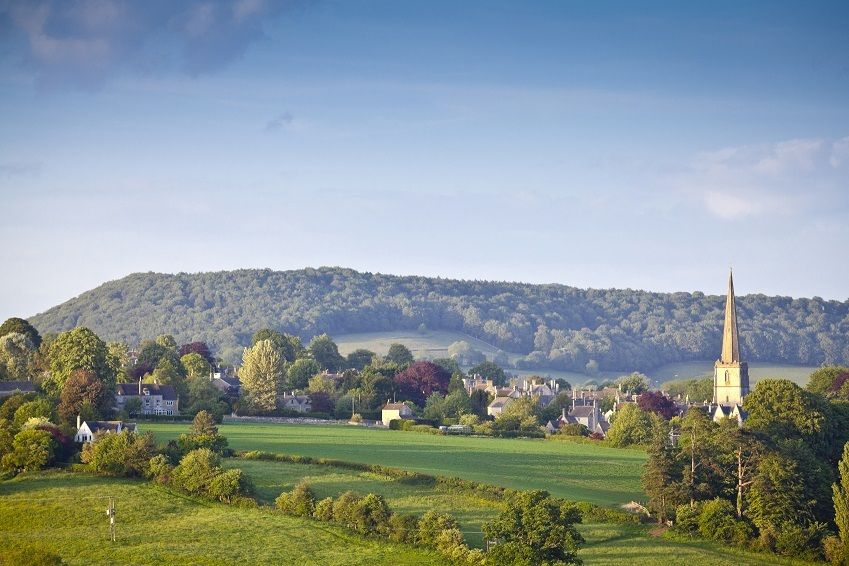 From London: Full-Day Guided Tour of the Cotswolds - Burford, the gateway on the Windrush