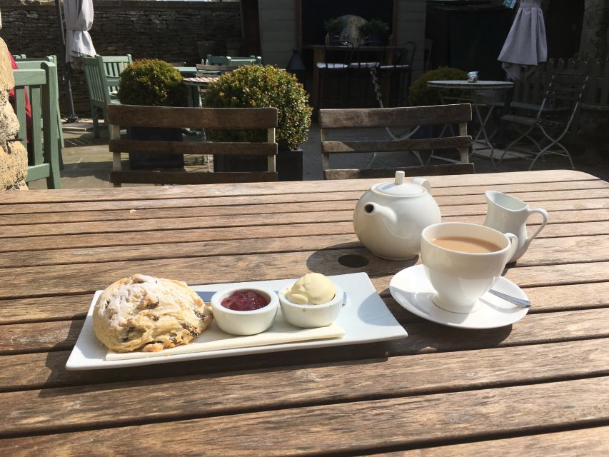 From London: Full-Day Guided Tour of the Cotswolds - Bibury and the problem of changing road conditions