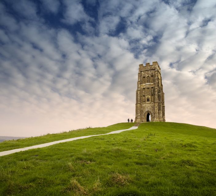 From London: Glastonbury and Cheddar Gorge Guided Day Trip - London departure and the long road west