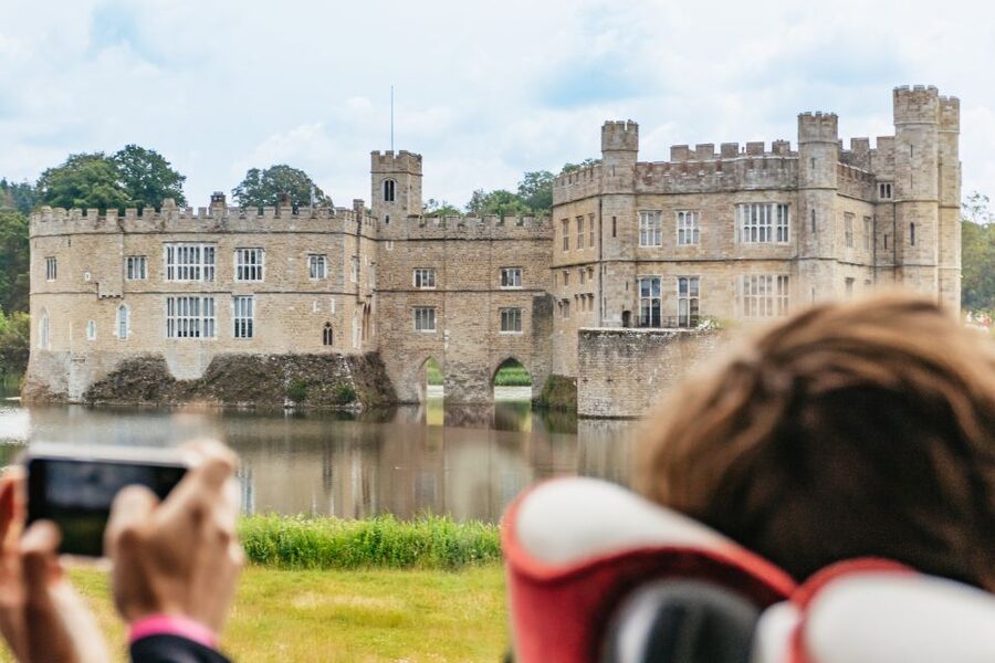 From London: Leeds Castle, Canterbury Cathedral & Dover - Leaving London through Greenwich and Kent