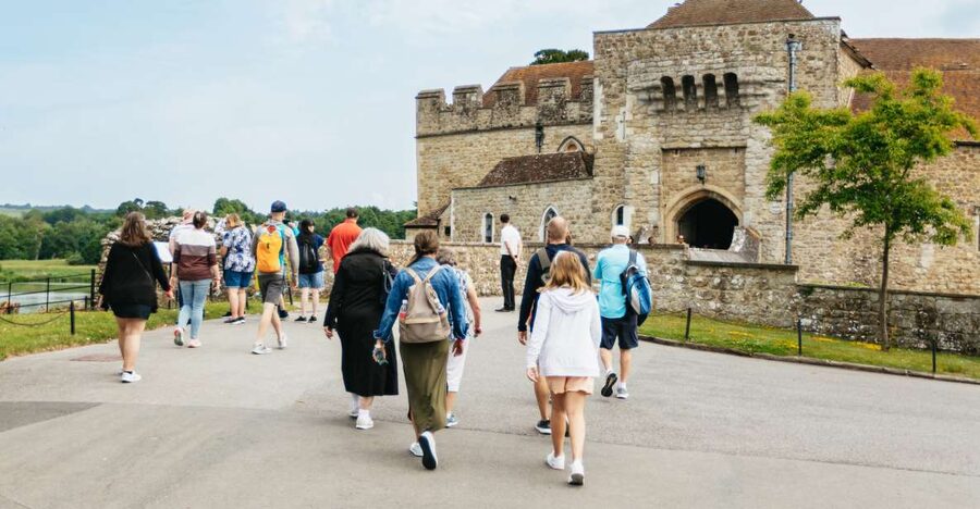 From London: Leeds Castle, Canterbury Cathedral & Dover - The short but scenic run to Dover