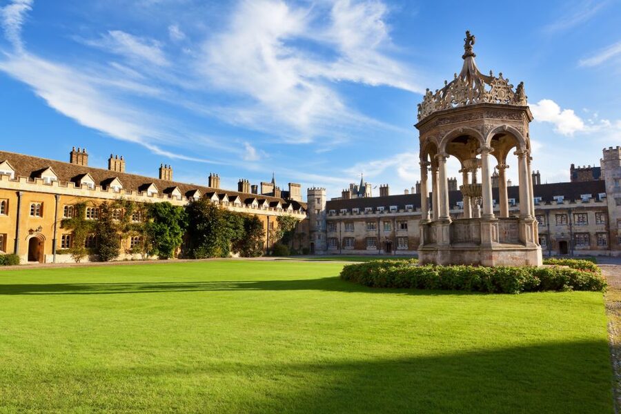 From London: Oxford and Cambridge Guided Day Tour - Oxford: a guided walk among the spires