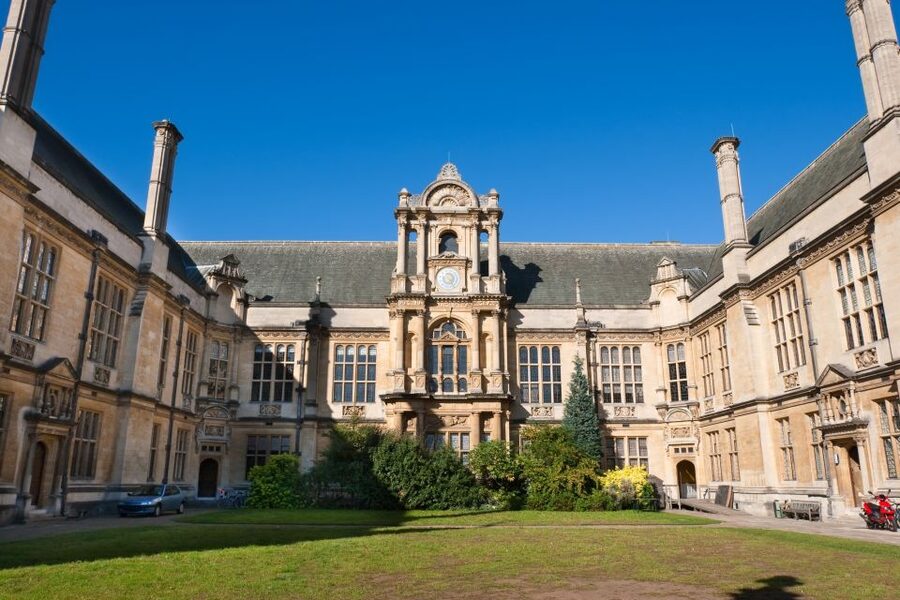 From London: Oxford and Cambridge Universities Tour - How the Guides Shape the Day
