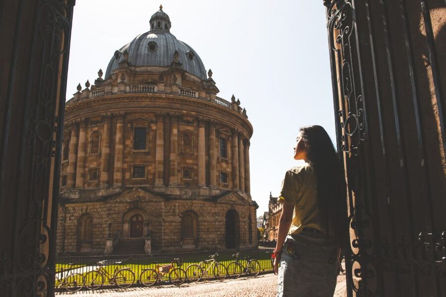 From London: Oxford and Cotswolds Villages Day Trip - Bibury and Arlington Row in 45 minutes