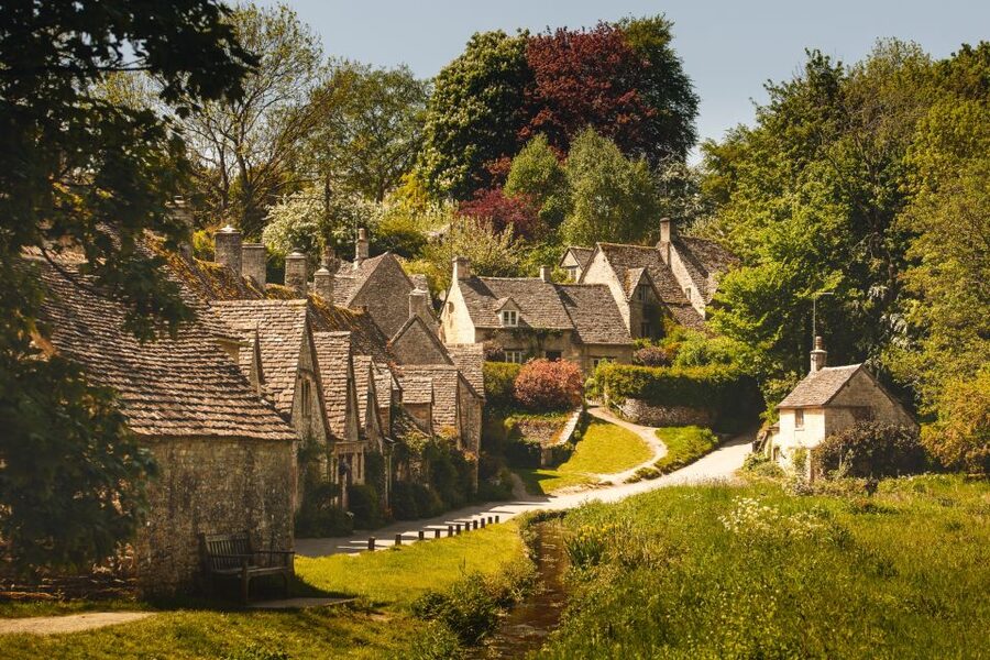 From London: Oxford and Cotswolds Villages Day Trip - Comfort, pace, and group size