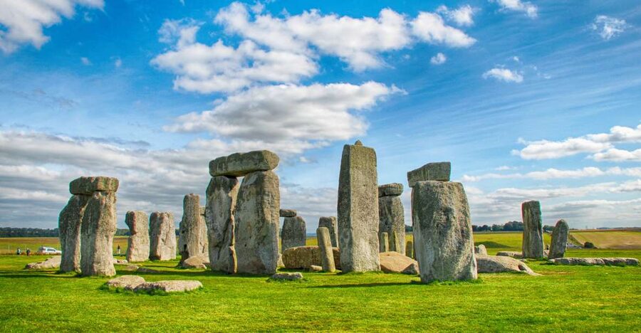 From London: Private Skip-the-Line Stonehenge Tour - The London pickup and private ride
