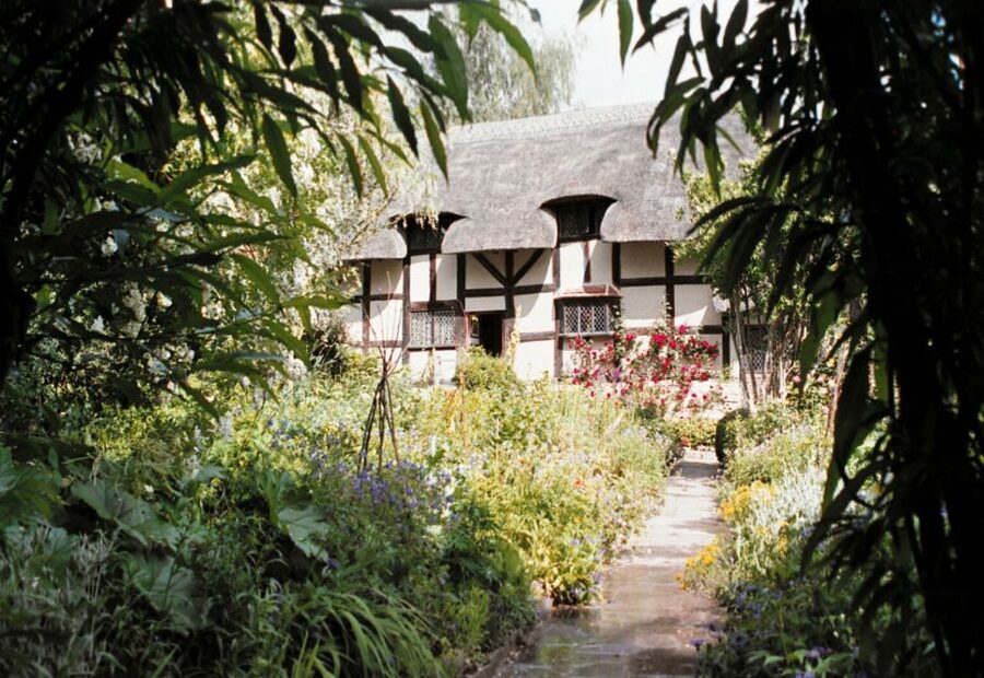 From London: Shakespeare's Stratford-upon-Avon Day Trip - Anne Hathaway’s Cottage needs a transport plan