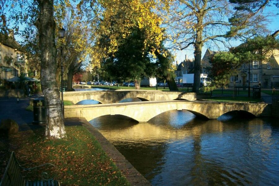 From London: Shakespeare's Stratford-upon-Avon Day Trip - The coach schedule shapes the whole experience
