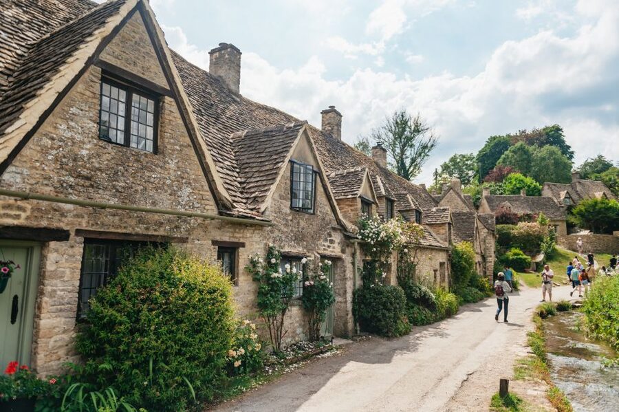From London: Small Group Cotswolds Villages Tour - Lunch, weather, and what to pack