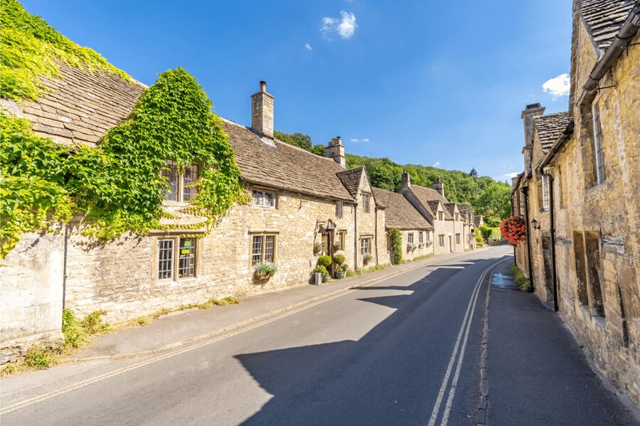 From London: Small Group Stonehenge, Bath & Cotswolds Tour - Castle Combe: a short walk through the Cotswolds