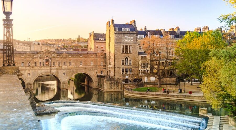 From London: Small Group Stonehenge, Bath & Cotswolds Tour - Stonehenge: 105 minutes with Britain’s ancient stones