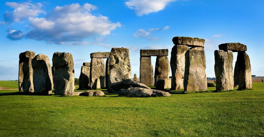 From London: Stonehenge and Bath Day Trip with Ticket - Stonehenge: 90 minutes around the ancient stones