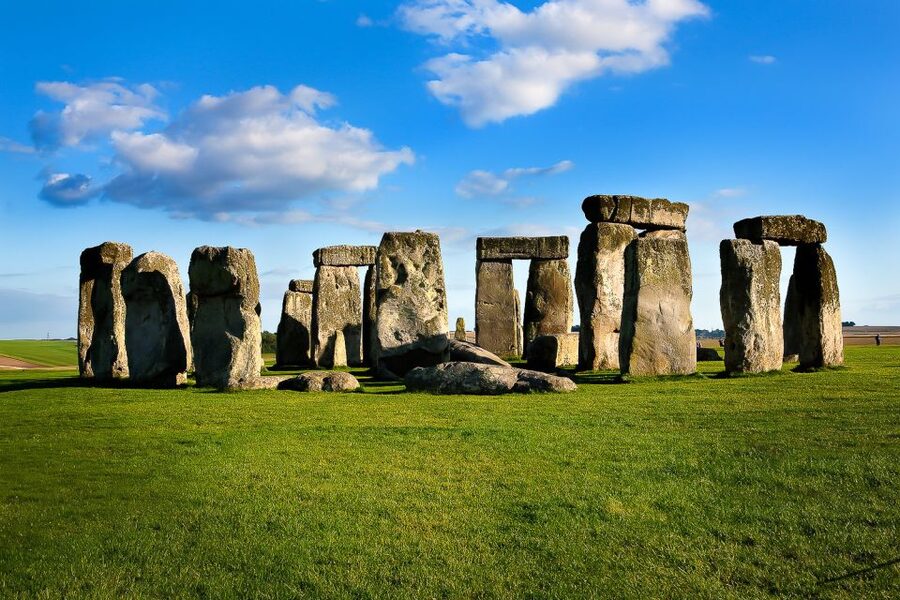 From London: Stonehenge and Bath Day Trip with Ticket - Who should book this Stonehenge and Bath tour?