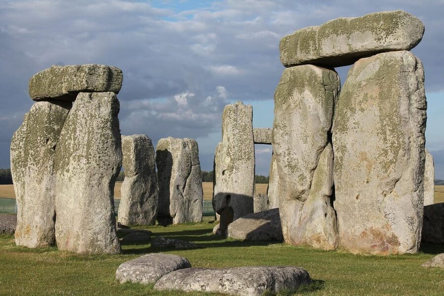 From London: Stonehenge Day Trip with Audioguide - Key points at a glance