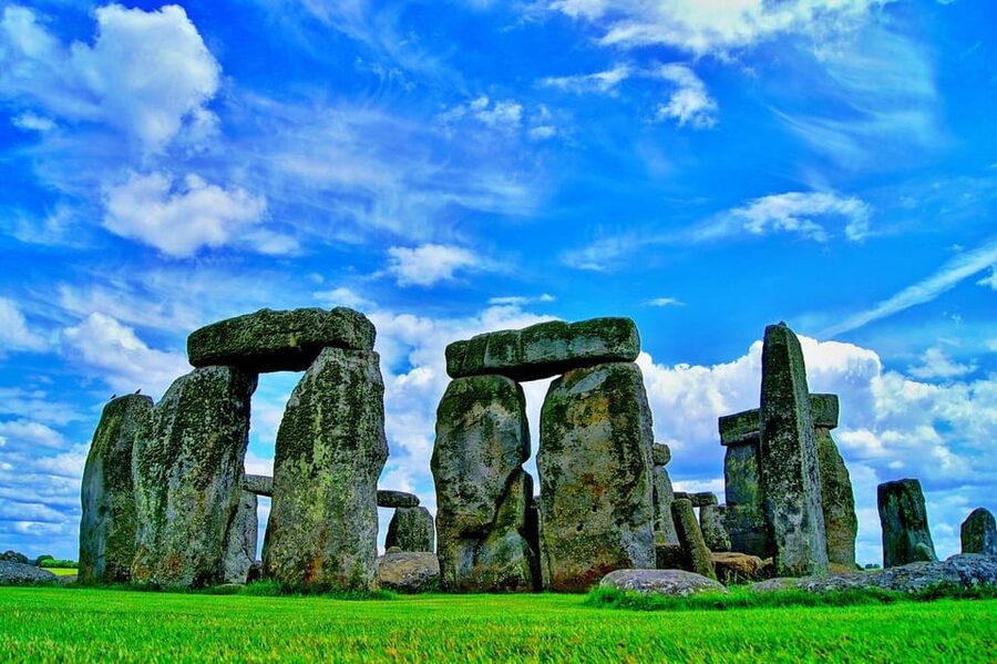 From London: Stonehenge Day Trip with Audioguide - What this Stonehenge trip is really offering
