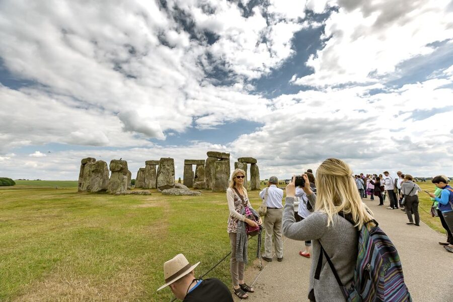 From London: Stonehenge Half-Day Tour - Arrival and the shuttle to the stones