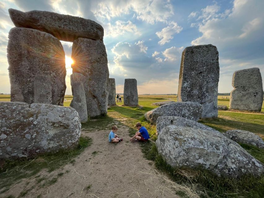 From London: Stonehenge Private Inner Circle Tour with Bath - Should you book the sunrise or sunset tour?