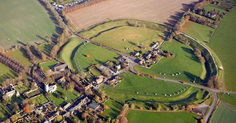 From London: Stonehenge & The Stone Circles of Avebury Tour - Avebury: walking inside the world’s largest stone circle