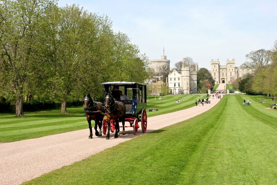 From London: Stonehenge, Windsor and Salisbury Guided Tour - Should you book this tour?