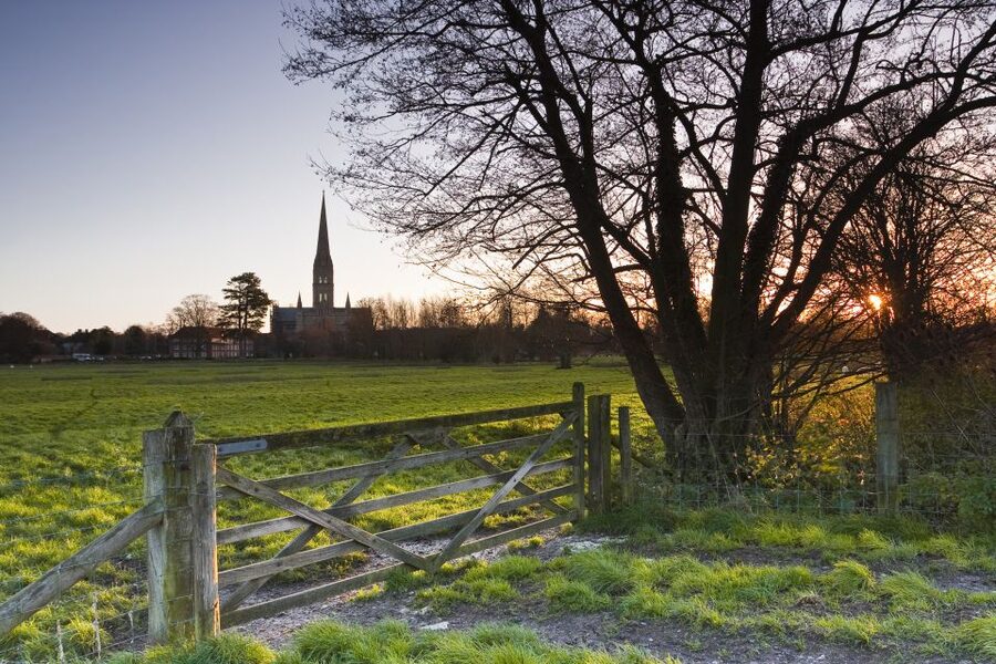 From London: Stonehenge, Windsor and Salisbury Guided Tour - The coach, meeting point, and end of the day