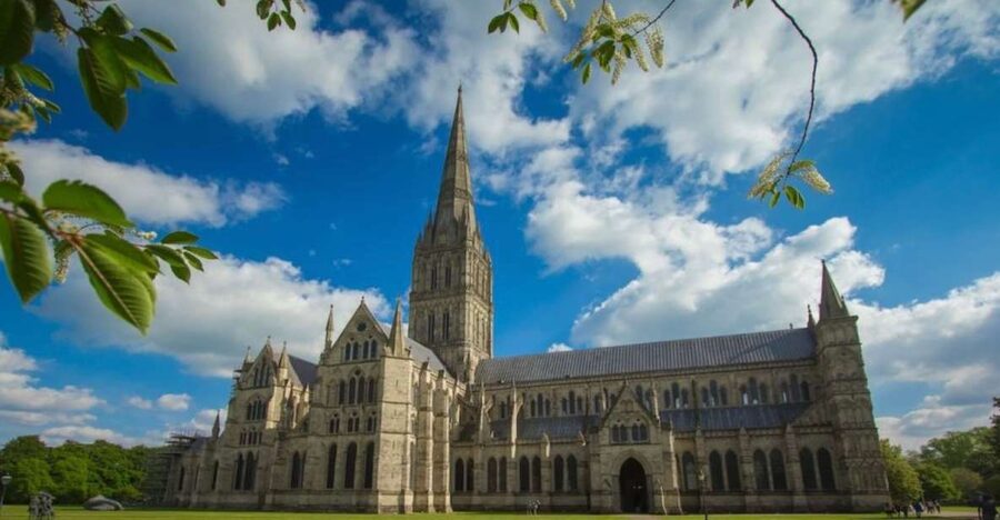 From London: Stonehenge, Windsor and Salisbury - Windsor Castle and the royal connection