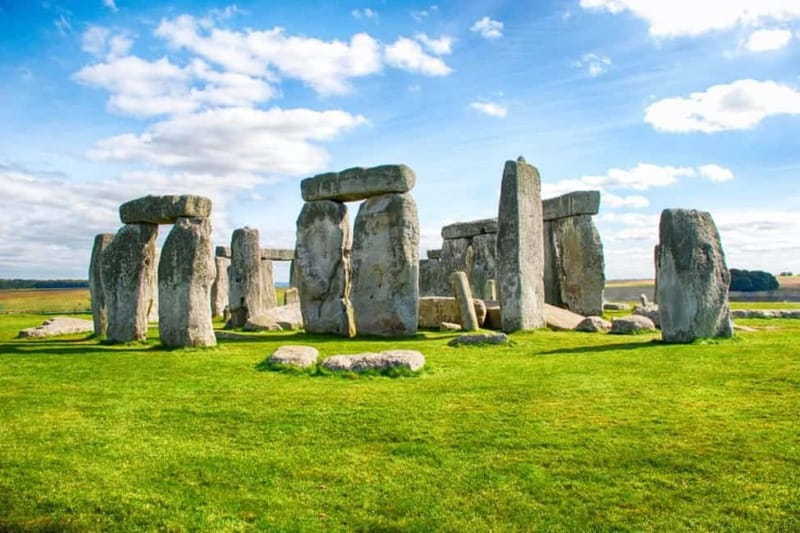 From London: Stonehenge & Windsor Castle Tour with Tickets - Key things to know before booking