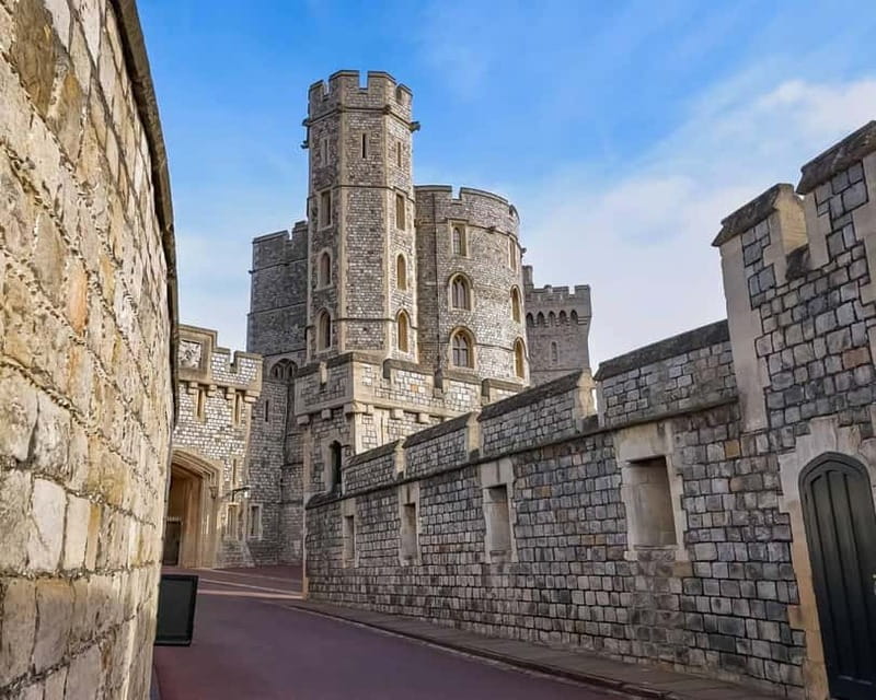 From London: Stonehenge & Windsor Castle Tour with Tickets - The road to Windsor and a change of mood