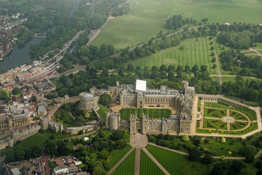 From London: Windsor Castle Afternoon Sightseeing Tour - The value of the audio guide and free time
