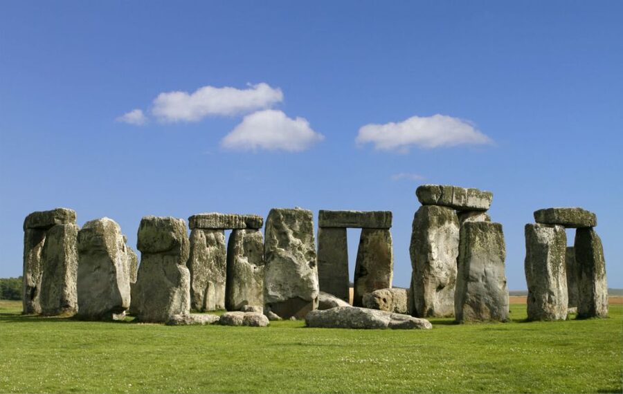 From London: Windsor Castle and Stonehenge Day Trip - Stonehenge: time to consider the mystery