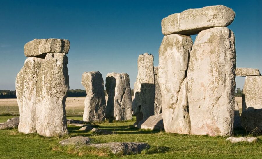From London: Windsor Castle and Stonehenge Day Trip - How the guides shape the day