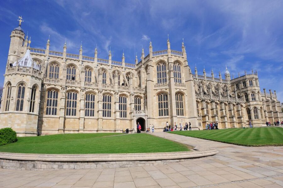 From London: Windsor Castle and Stonehenge Day Trip - Time, meals, and what to bring