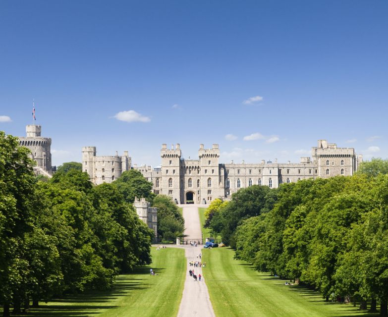 From London: Windsor Castle and Stonehenge Day Trip - Finding the London meeting point
