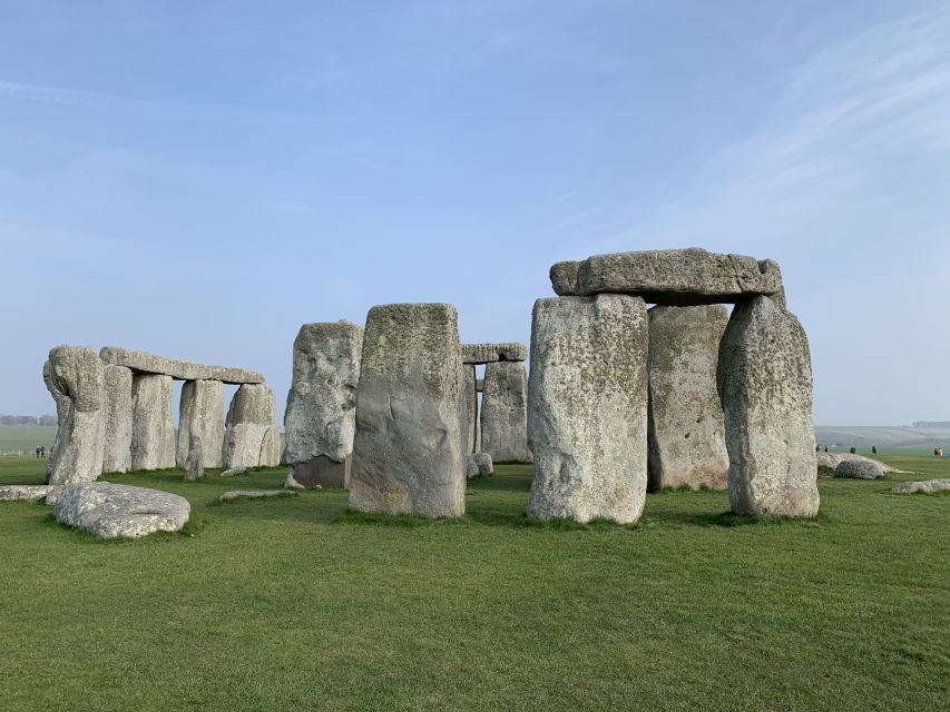 From London: Windsor Castle & Stonehenge Private Day Trip - What the guide adds to the day