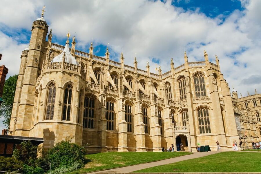 From London: Windsor, Oxford & Stonehenge Full-Day Trip - Who should book this experience?