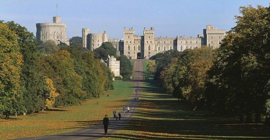 From London: Windsor, Oxford & Stonehenge Full-Day Trip - Windsor Castle: royal rooms, a chapel, and a tight clock