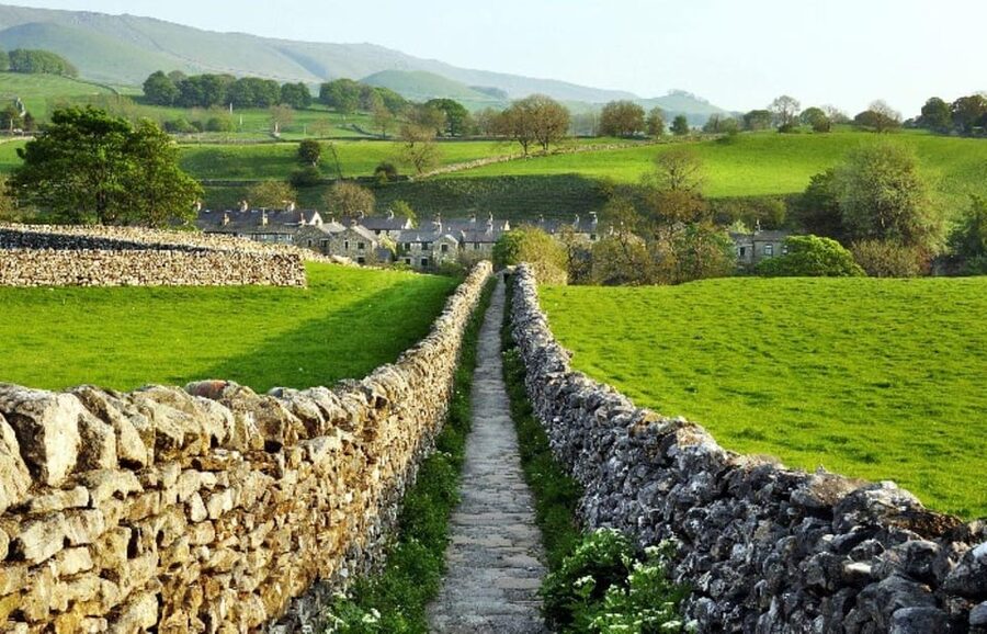 From Manchester: Dales and Brontë Country Small Group Tour - Haworth and the Brontë sisters