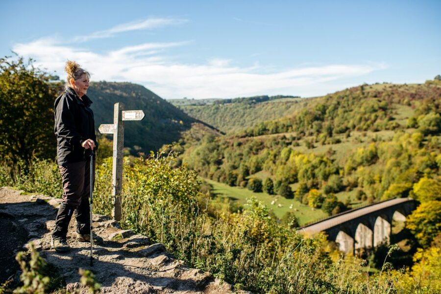 From Manchester: Derbyshire and Peak District Day Trip - What the eight-hour schedule feels like